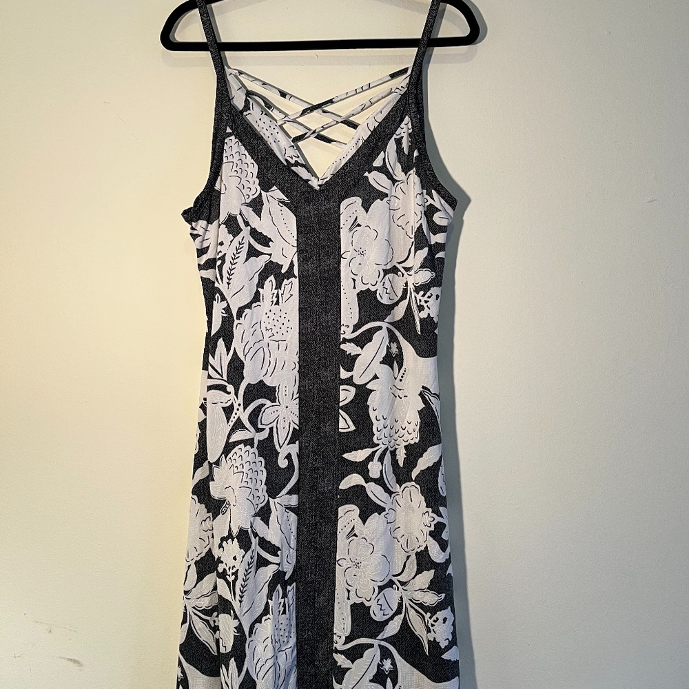 Gray and White Floral Shoreline Dress Size Small/Medium